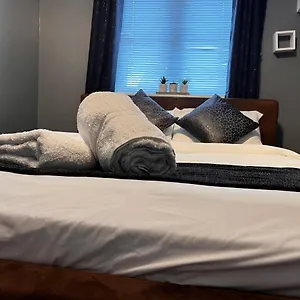 vrlproperties.cardiffhotelswales.com/